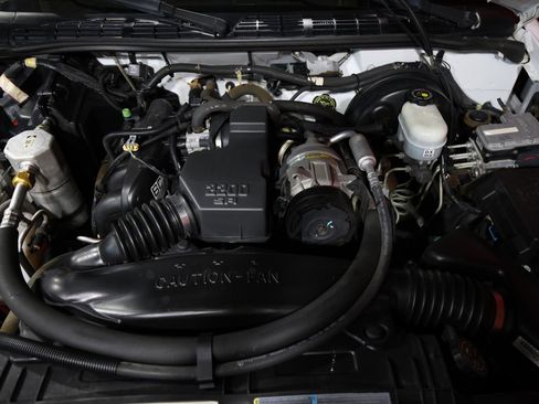 Used 2002 Chevrolet S10 Pickup 2WD Regular Cab image 23