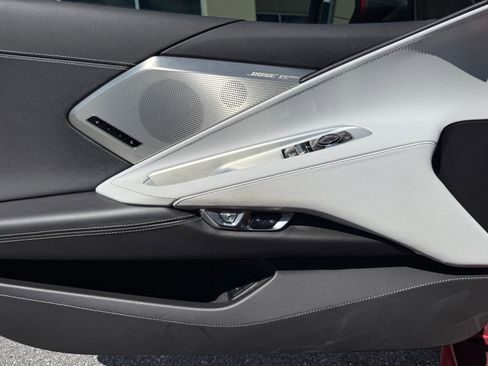 Used 2022 Chevrolet Corvette Stingray w/ Body-Color Dual Roof Package image 39