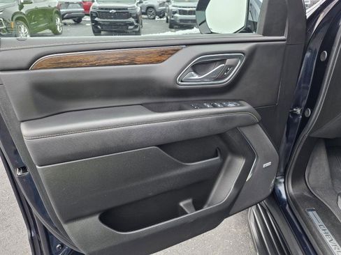 Used 2024 Chevrolet Suburban Premier w/ Premium Package image 27