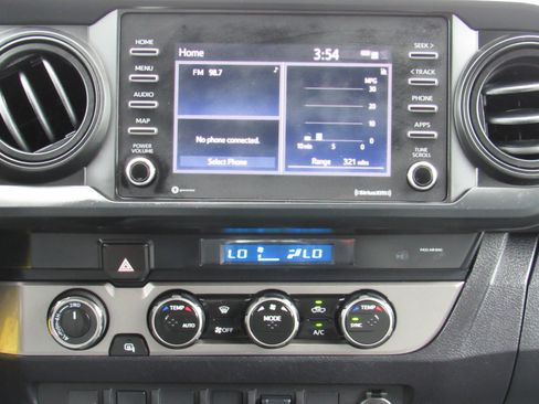 Used 2022 Toyota Tacoma SR image 16