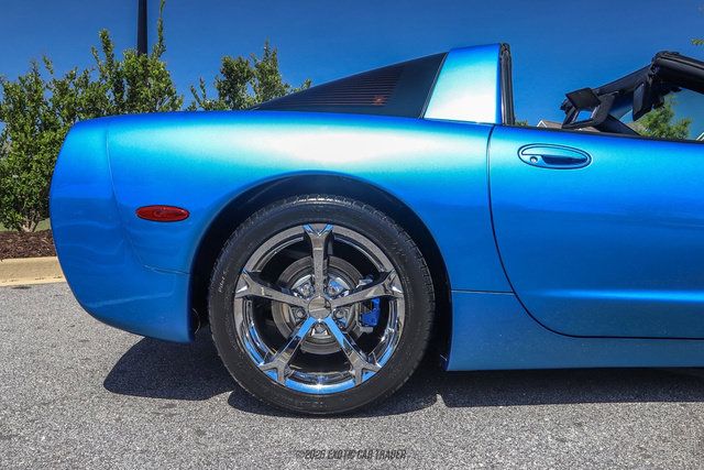 Used 1998 Chevrolet Corvette Coupe w/ Roof Pkg RWD image 10