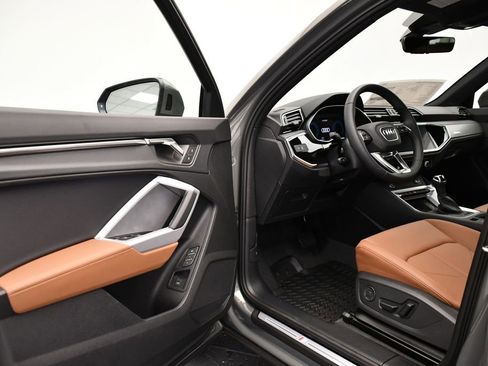 Used 2025 Audi Q3 2.0T Premium w/ Convenience Package image 37