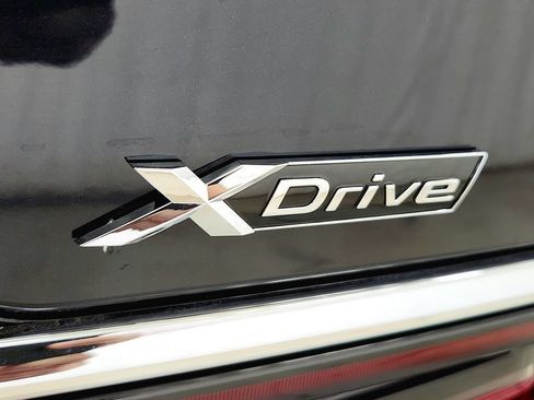 Used 2020 BMW 750i xDrive w/ Executive Package AWD/4WD image 43
