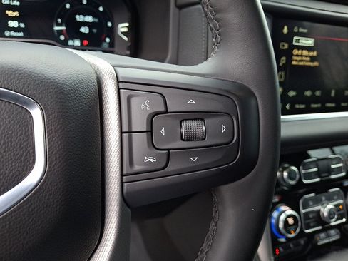 Used 2023 GMC Yukon Denali image 23