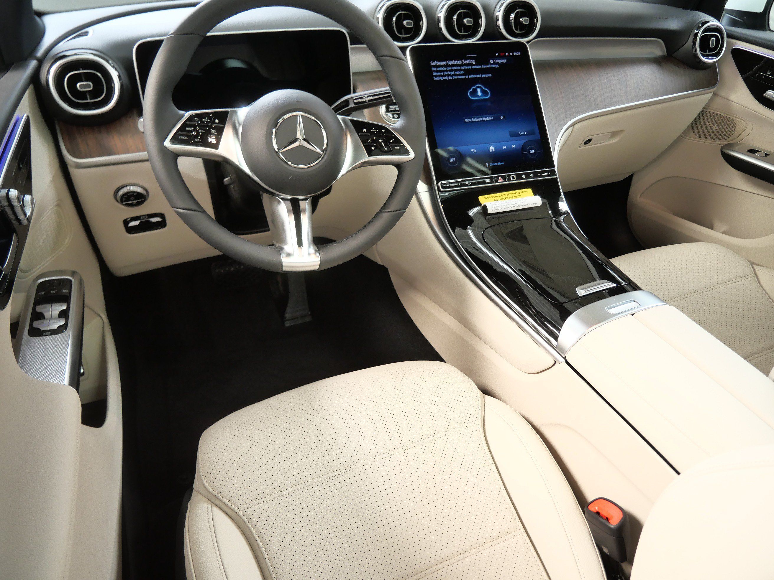 New 2026 Mercedes-Benz GLC 300 4MATIC image 2