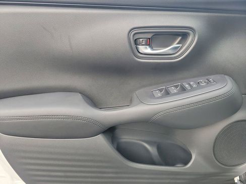 New 2027 Honda HR-V LX image 8