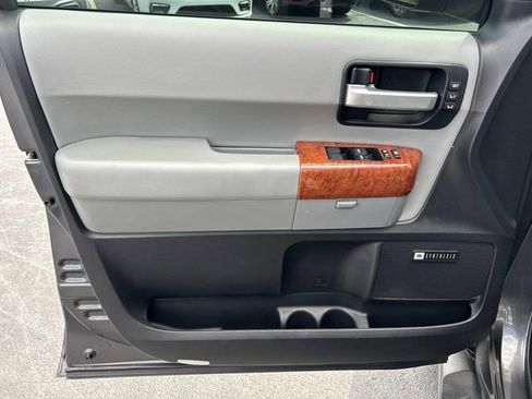 Used 2020 Toyota Sequoia Platinum AWD/4WD image 28