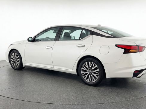 Used 2025 Nissan Altima 2.5 SV image 6