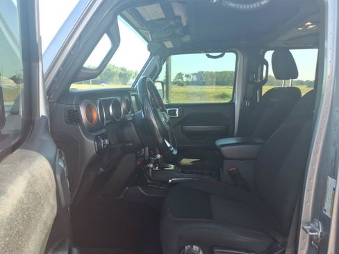Used 2021 Jeep Gladiator Mojave AWD/4WD image 17