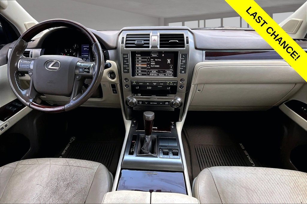 Used 2016 Lexus GX 460 w/ Premium Package AWD/4WD image 16