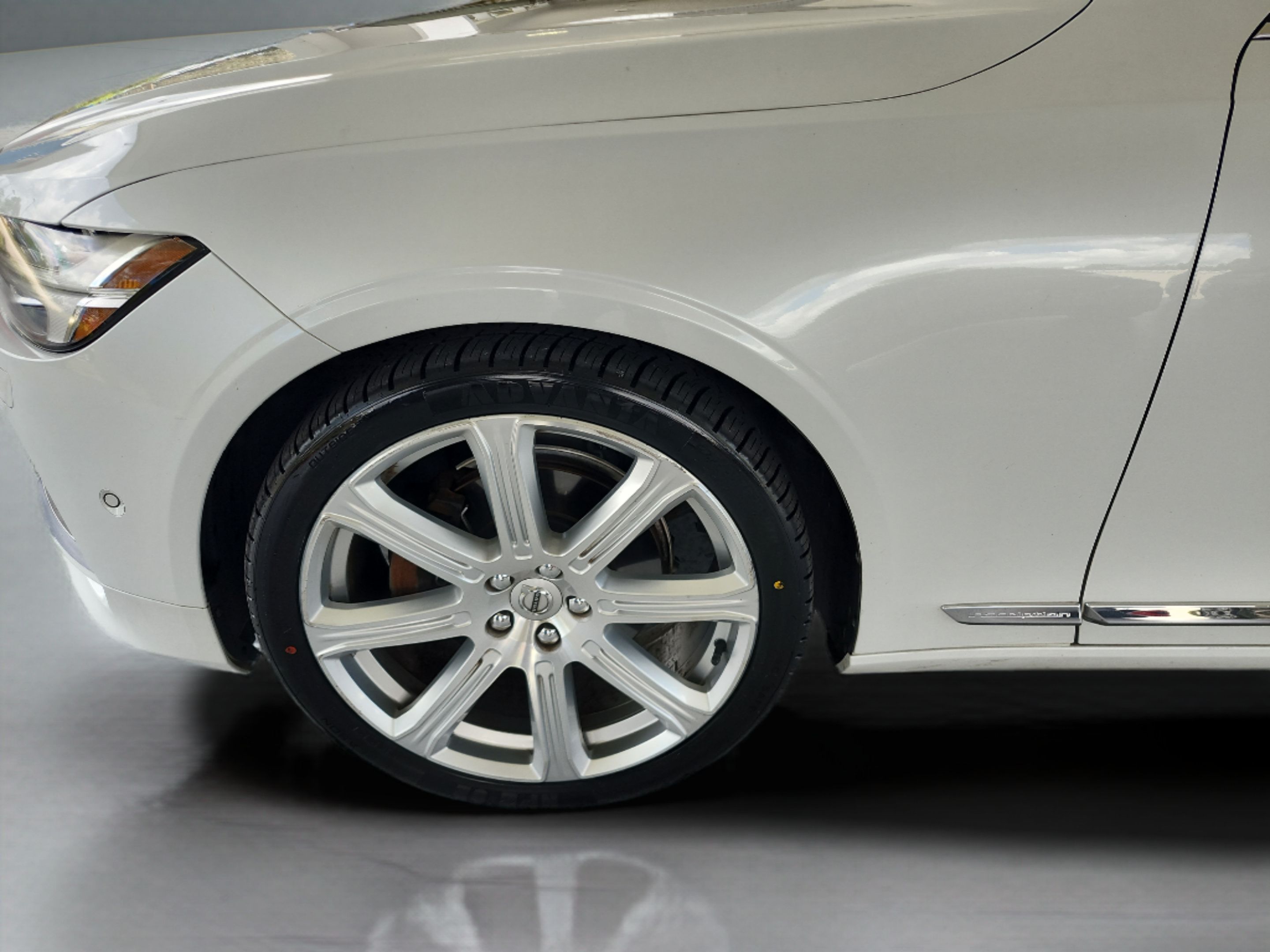 Used 2017 Volvo S90 T5 Inscription w/ Vision Package FWD image 29