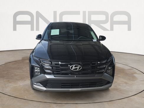 Used 2025 Hyundai Tucson SE FWD image 3