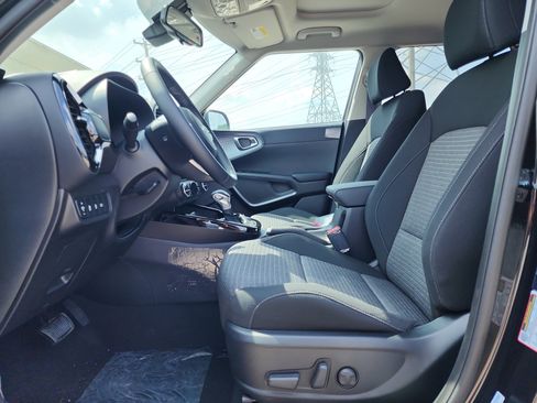 New 2025 Kia Soul EX image 5