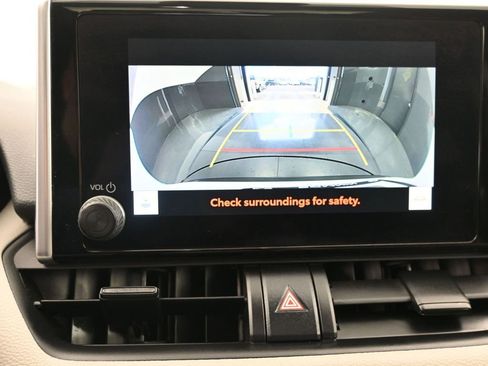 Used 2024 Toyota RAV4 XLE w/ Convenience Package image 10