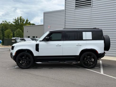 Certified 2026 Land Rover Defender 110 X-Dynamic SE AWD/4WD image 11