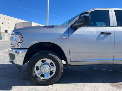 Used 2024 RAM 2500 Tradesman w/ Chrome Appearance Group image 9