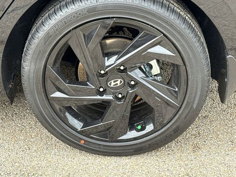 New 2026 Hyundai Elantra SEL Sport Premium FWD image 9