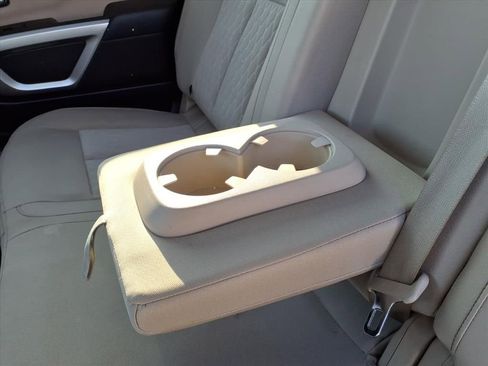 Used 2017 Nissan Titan SV image 32