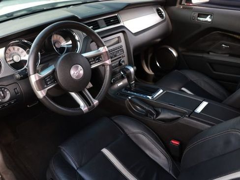 Used 2010 Ford Mustang GT Premium RWD image 6