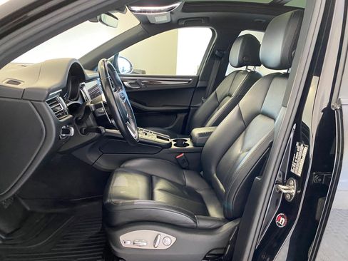 Used 2020 Porsche Macan image 4