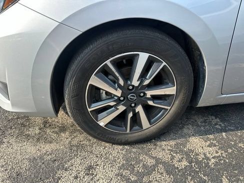 Used 2025 Nissan Versa SV FWD image 17