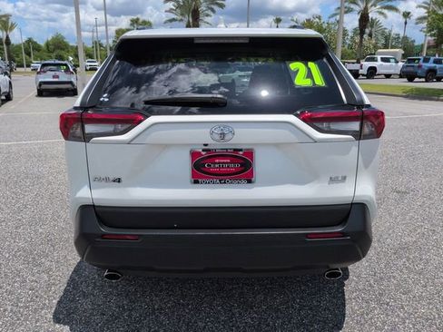 Certified 2021 Toyota RAV4 XLE Premium FWD image 5