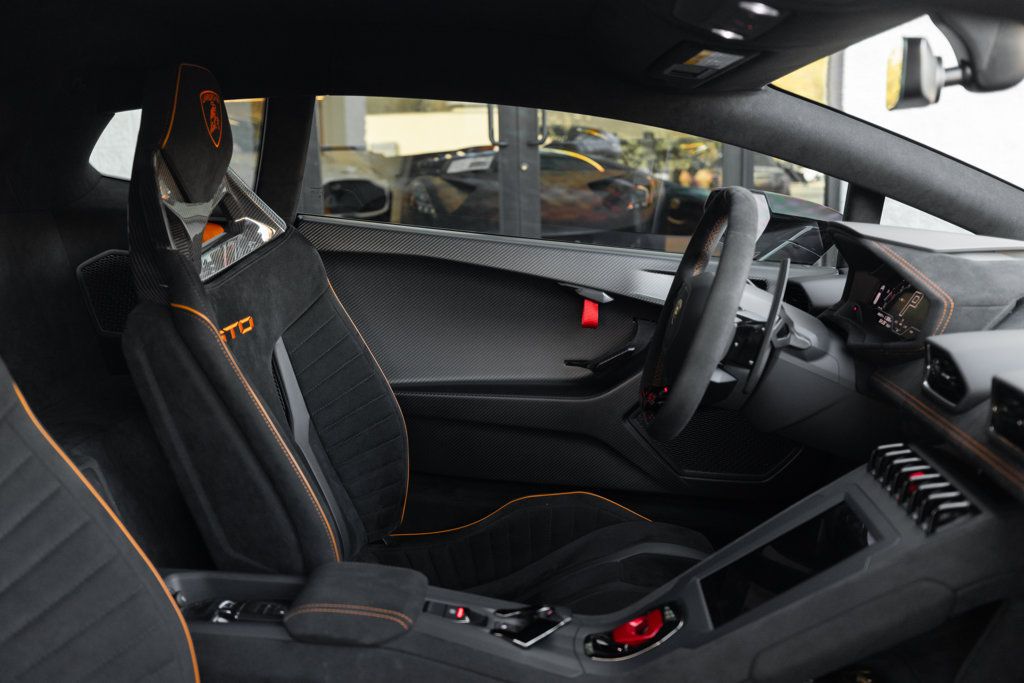 Used 2023 Lamborghini Huracan STO RWD image 44