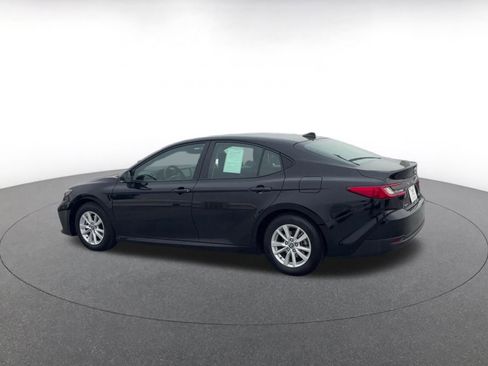Used 2025 Toyota Camry LE image 10