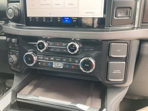 New 2026 Ford F250 Platinum w/ Tremor Off-Road Package AWD/4WD image 13
