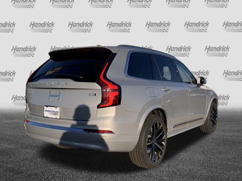 Used 2025 Volvo XC90 B5 Plus image 10