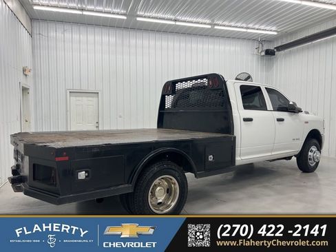 Used 2020 RAM 3500 Tradesman w/ Chrome Appearance Group image 2