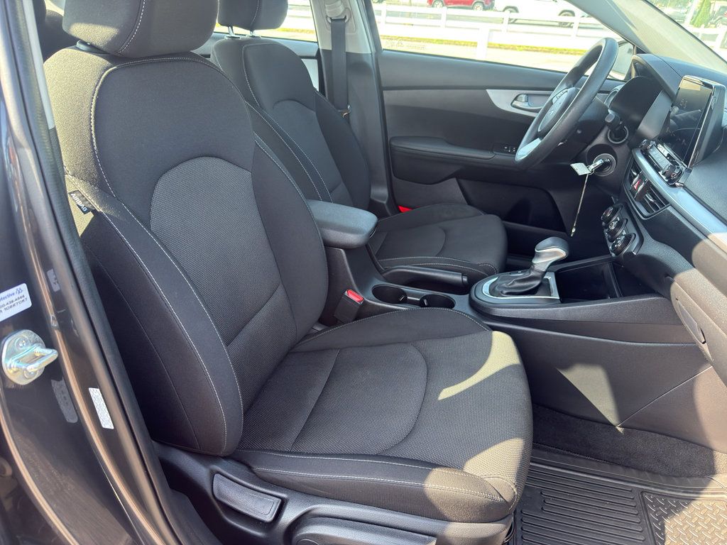 Used 2024 Kia Forte LXS w/ LXS Technology Package FWD image 12