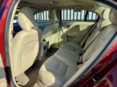 Used 2013 Volvo S60 T5 FWD image 9