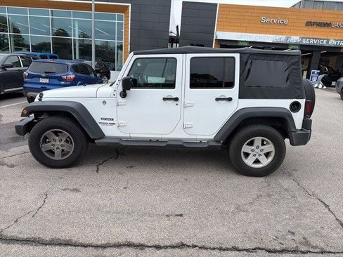 Used 2018 Jeep Wrangler Unlimited Sport S image 2