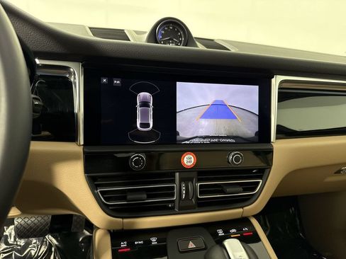 Certified 2026 Porsche Macan AWD/4WD image 30
