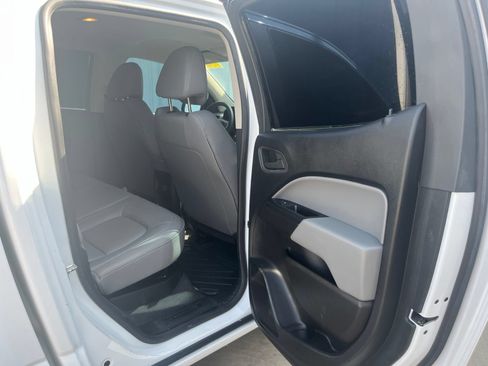 Used 2022 Chevrolet Colorado W/T w/ WT Convenience Package AWD/4WD image 13