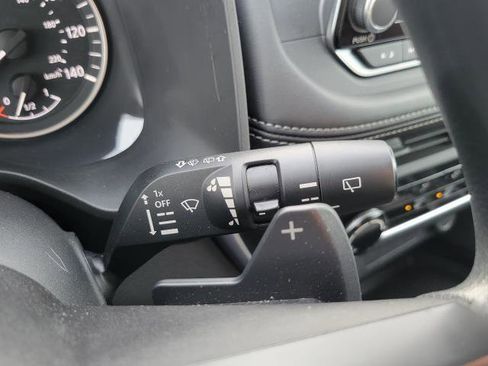 Used 2024 Nissan Rogue S image 16