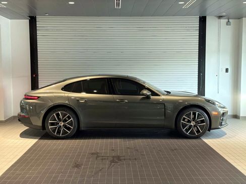 Used 2025 Porsche Panamera RWD image 8