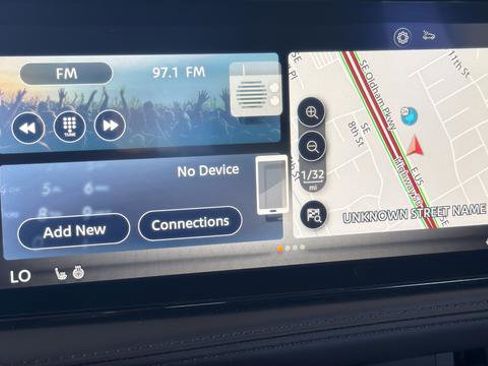 Used 2023 Nissan Ariya AWD image 14