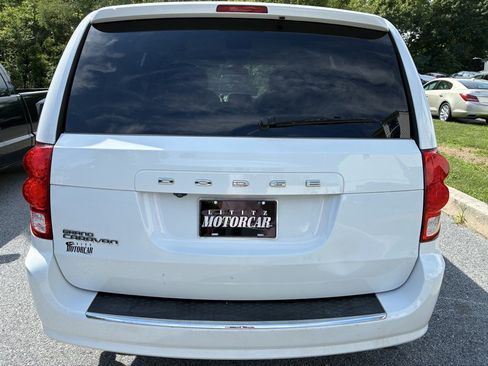 Used 2019 Dodge Grand Caravan SE FWD image 5