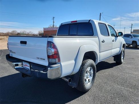 Used 2010 Toyota Tacoma Base 4D Double Cab image 3