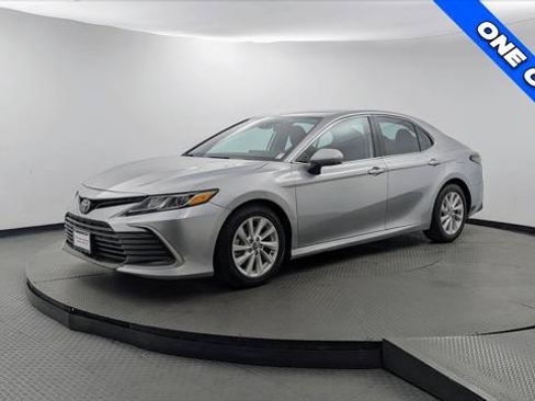 Used 2024 Toyota Camry LE FWD image 2
