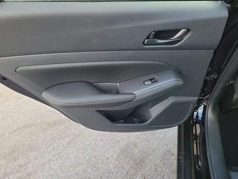 Used 2025 Nissan Altima 2.5 SV w/ SV Premium Package image 10