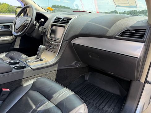Used 2015 Lincoln MKX FWD w/ Equipment Group 102A image 27