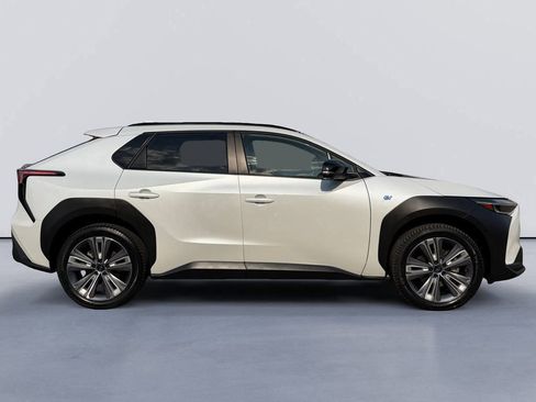 Used 2023 Subaru Solterra AWD image 2