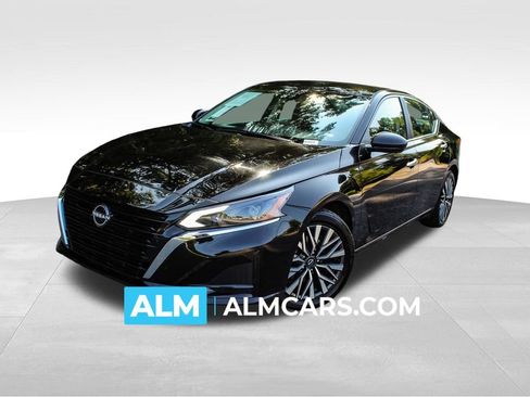 Used 2025 Nissan Altima 2.5 SV FWD image 1