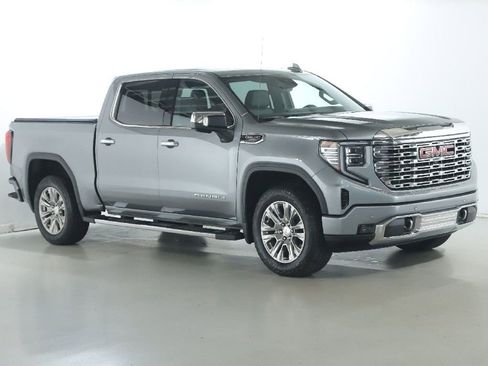 Used 2023 GMC Sierra 1500 Denali w/ Technology Package AWD/4WD image 9