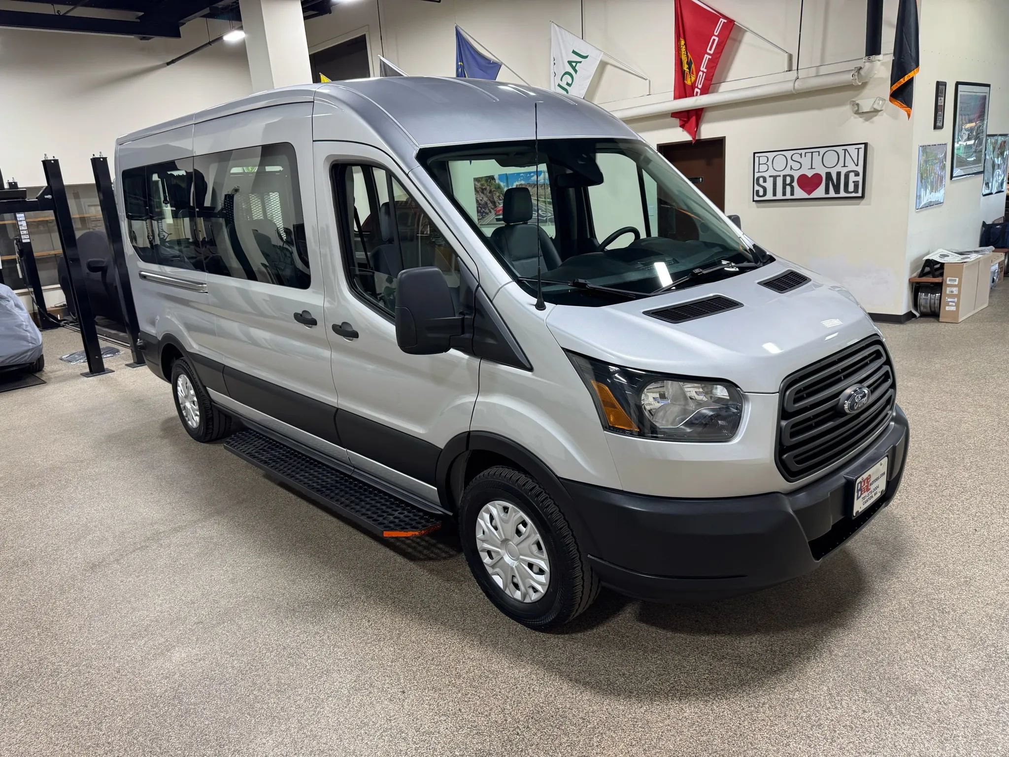 Used 2019 Ford Transit 250 148 Medium Roof RWD image 12