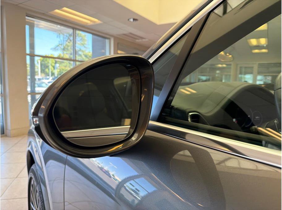 Used 2023 Porsche Cayenne AWD/4WD image 47