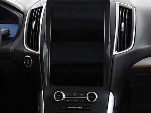 Used 2024 Ford Edge SEL w/ Convenience Package image 9